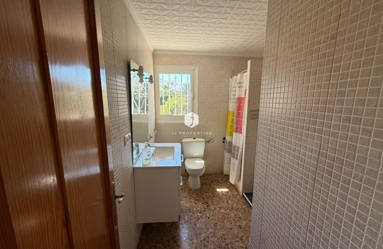 D'occasion - Villa -
Torrevieja - Los Balcones - Los Altos del Edén