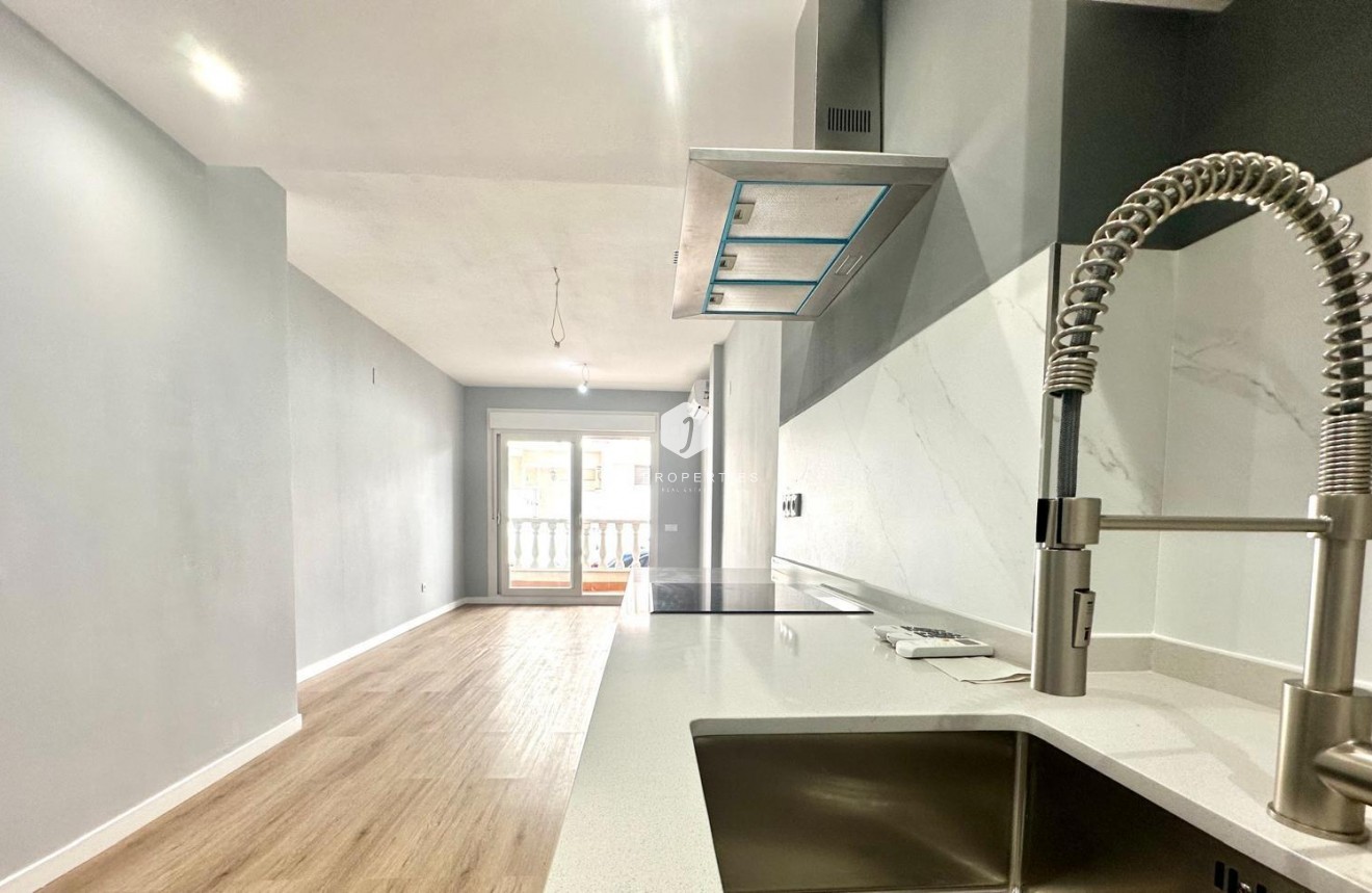 Tweedehands - Appartement / flat -
Torrevieja - La Mata Pueblo
