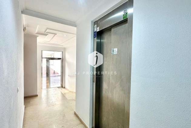 Tweedehands - Appartement / flat -
Torrevieja - La Mata Pueblo