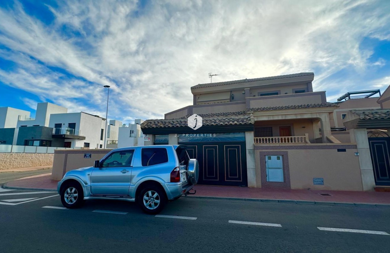 Aus zweiter Hand - Chalet -
Torrevieja - La siesta