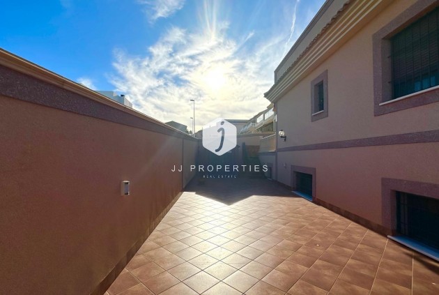 Aus zweiter Hand - Chalet -
Torrevieja - La siesta