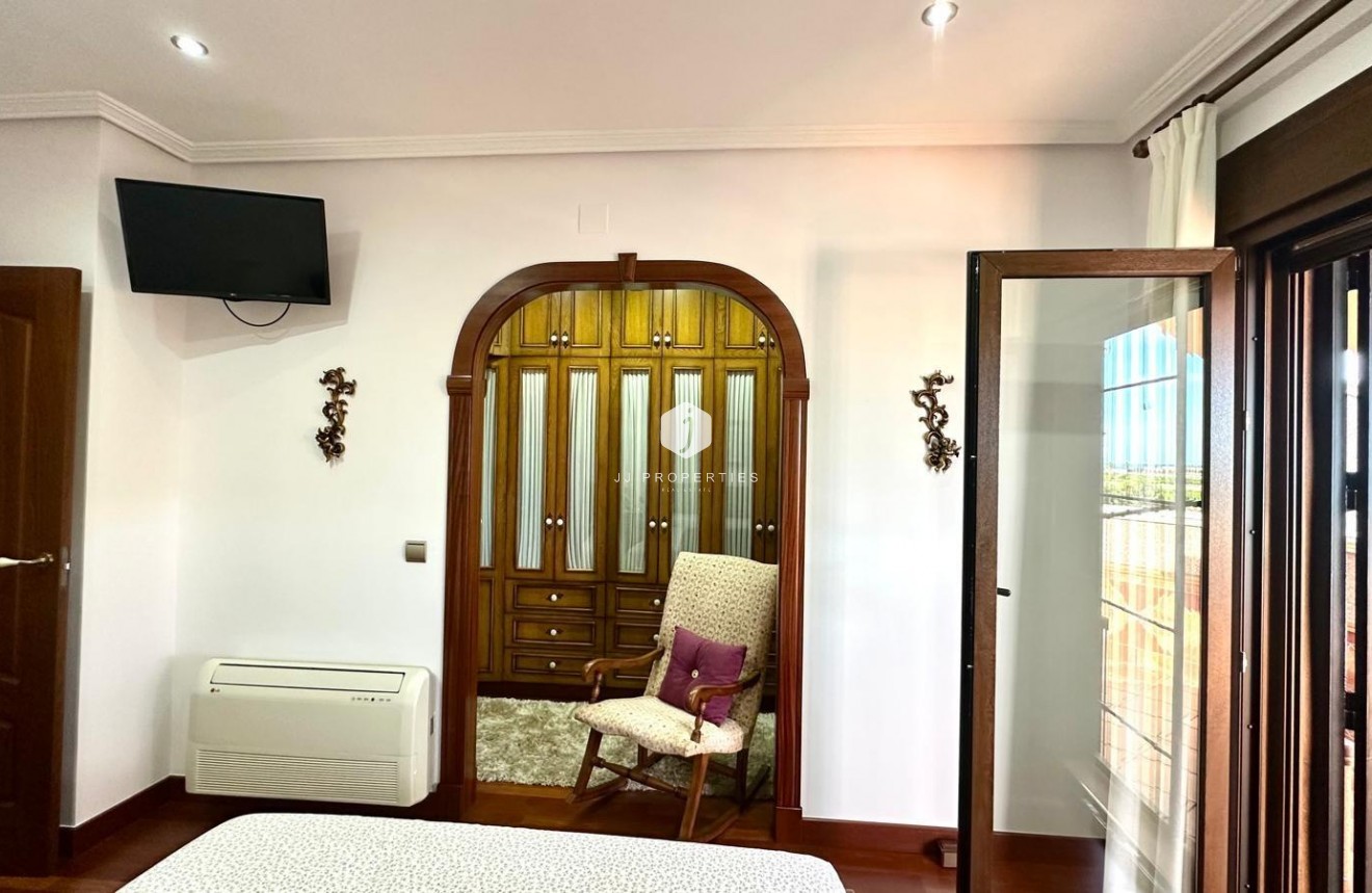 Aus zweiter Hand - Chalet -
Torrevieja - La siesta