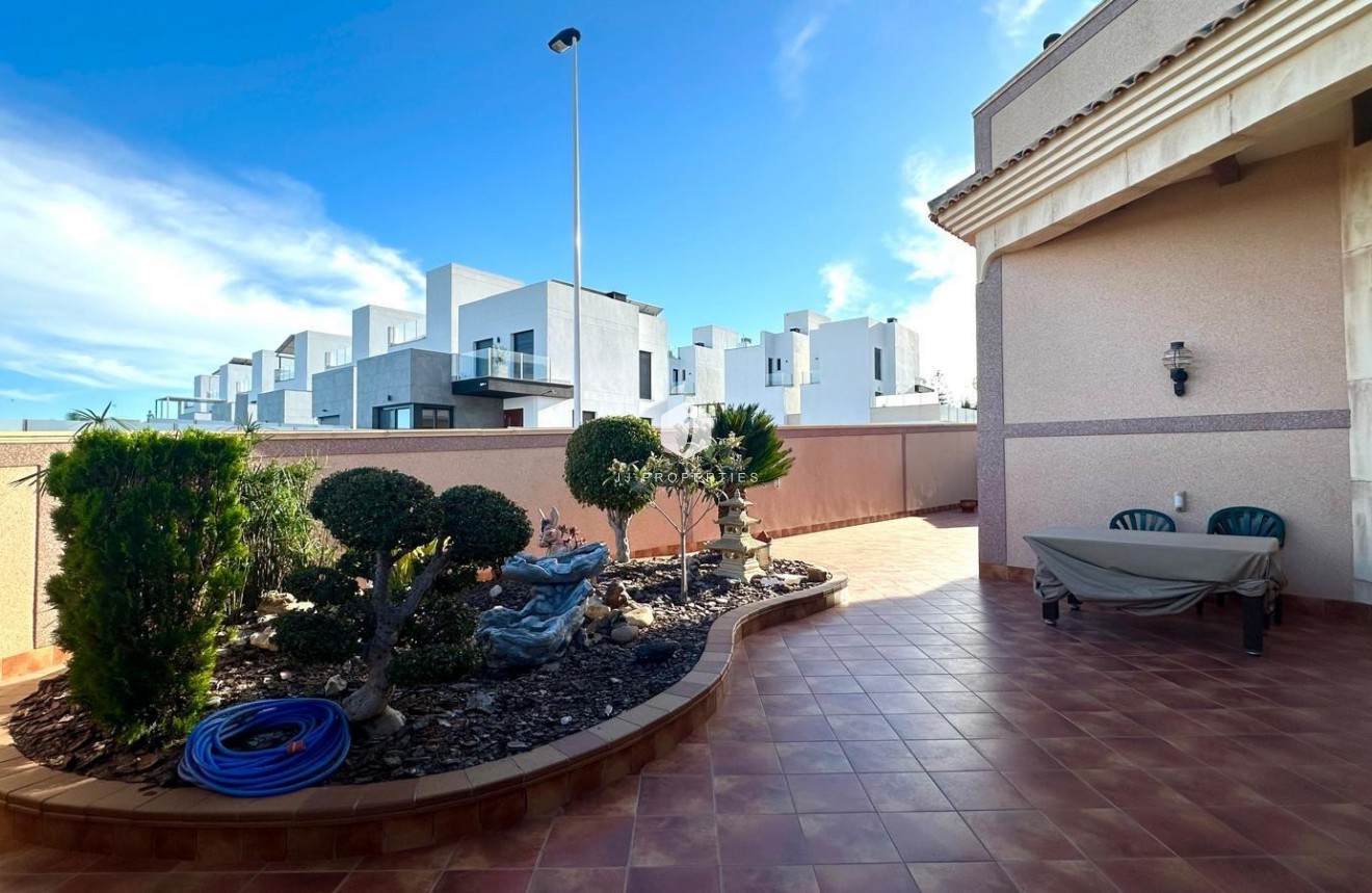 Aus zweiter Hand - Chalet -
Torrevieja - La siesta