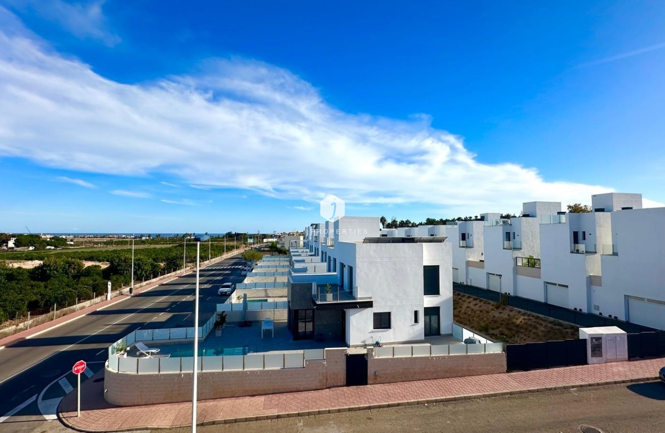 Aus zweiter Hand - Chalet -
Torrevieja - La siesta