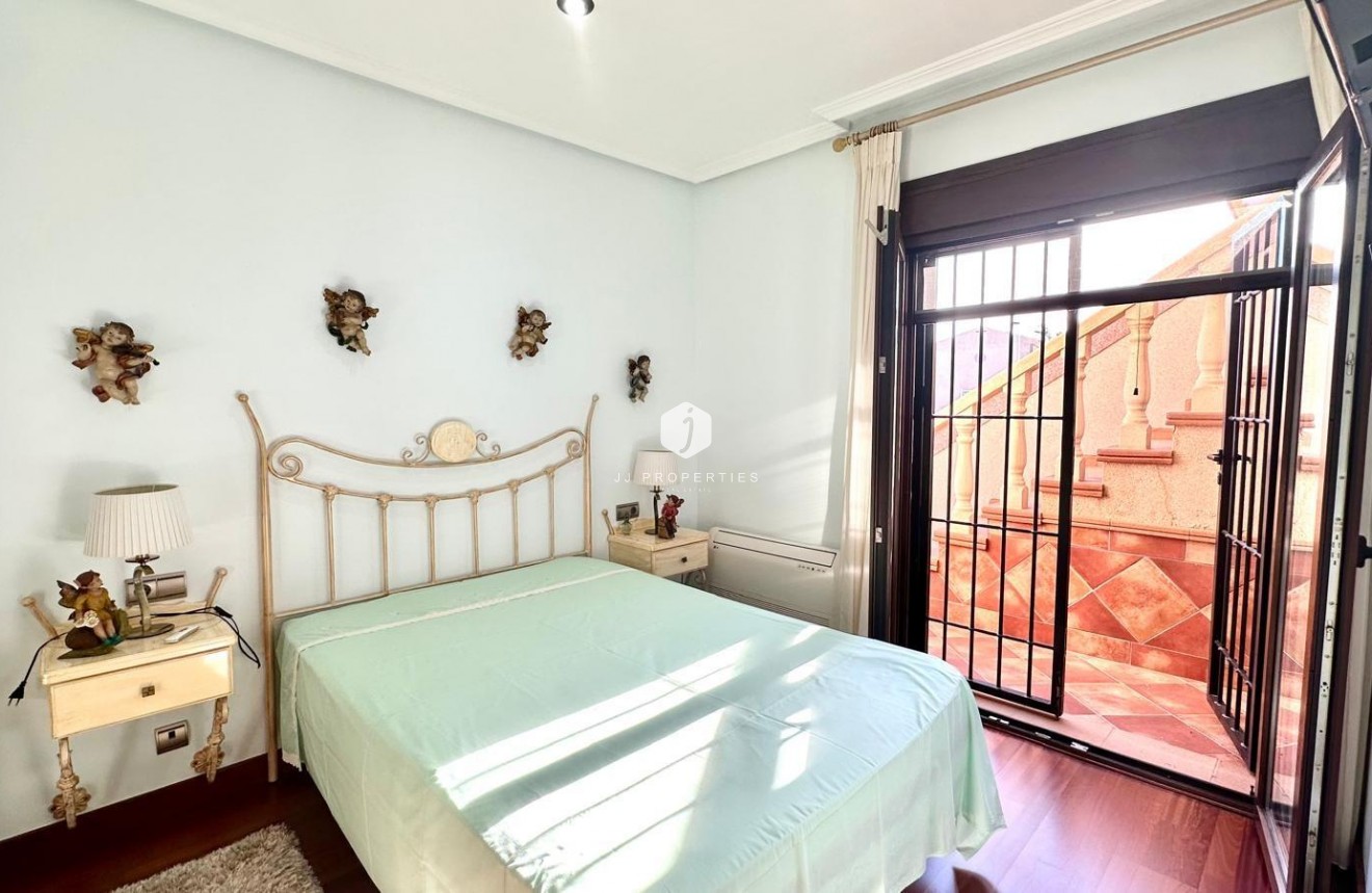Aus zweiter Hand - Chalet -
Torrevieja - La siesta