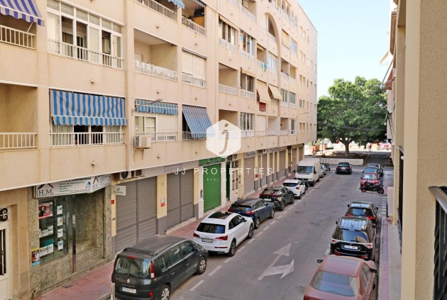 D'occasion - Appartement -
Torrevieja - Acequion
