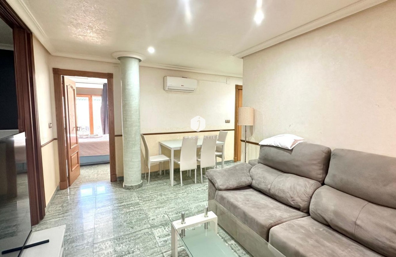 D'occasion - Attique -
Torrevieja