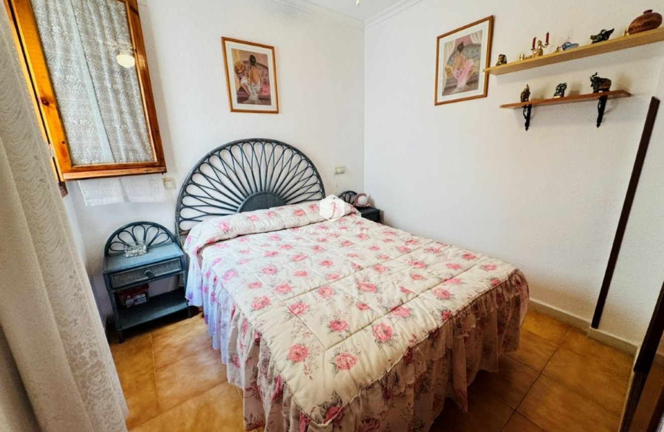 Resale - Apartment / flat -
La Mata - Costa Blanca