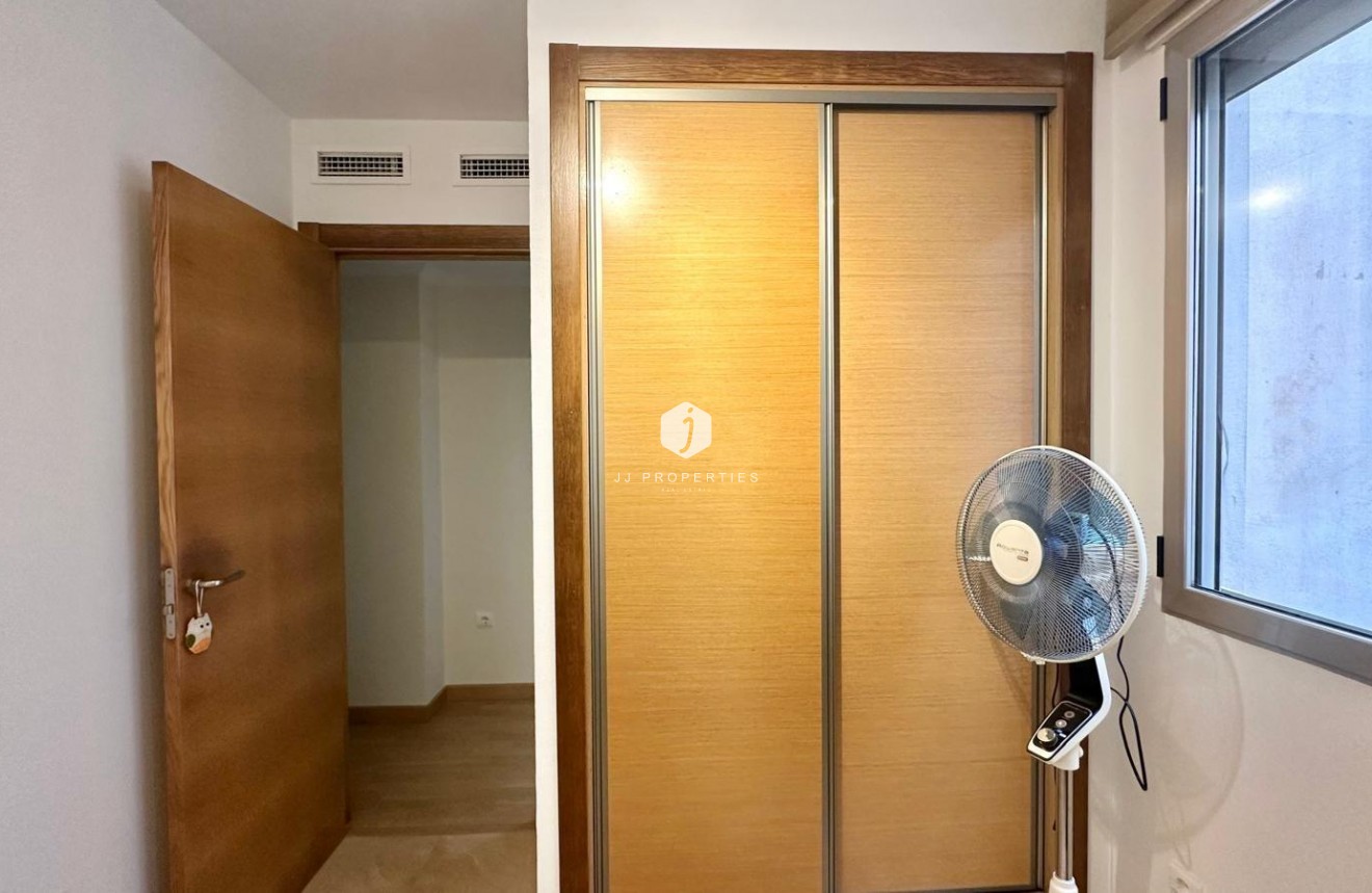 Tweedehands - Appartement / flat -
Torrevieja - La Mata