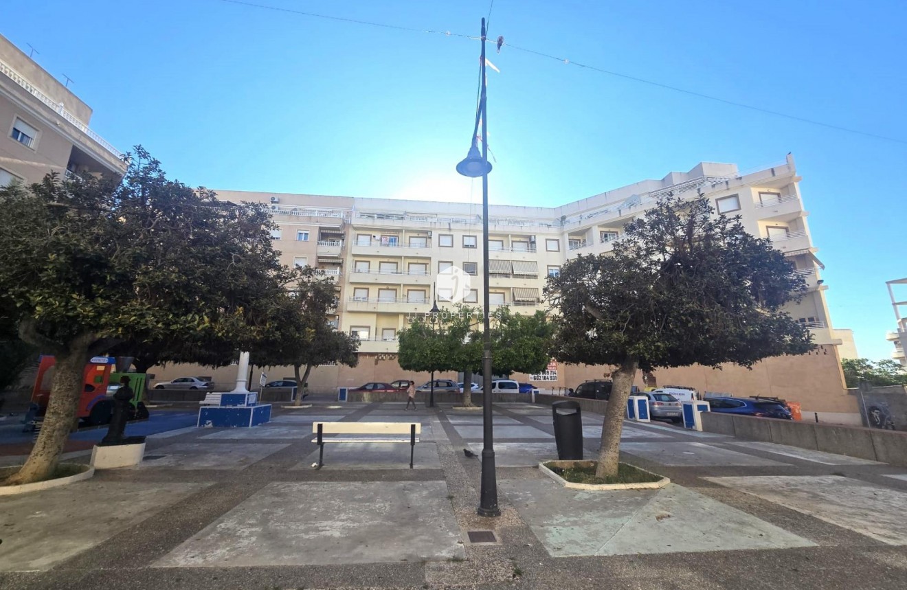 D'occasion - Appartement -
Torrevieja - Centro