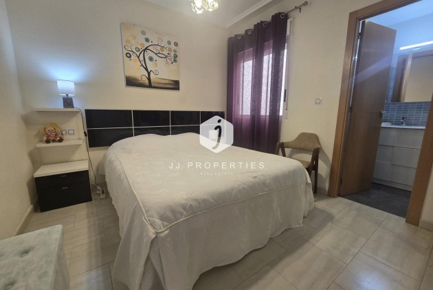 D'occasion - Appartement -
Torrevieja - Centro