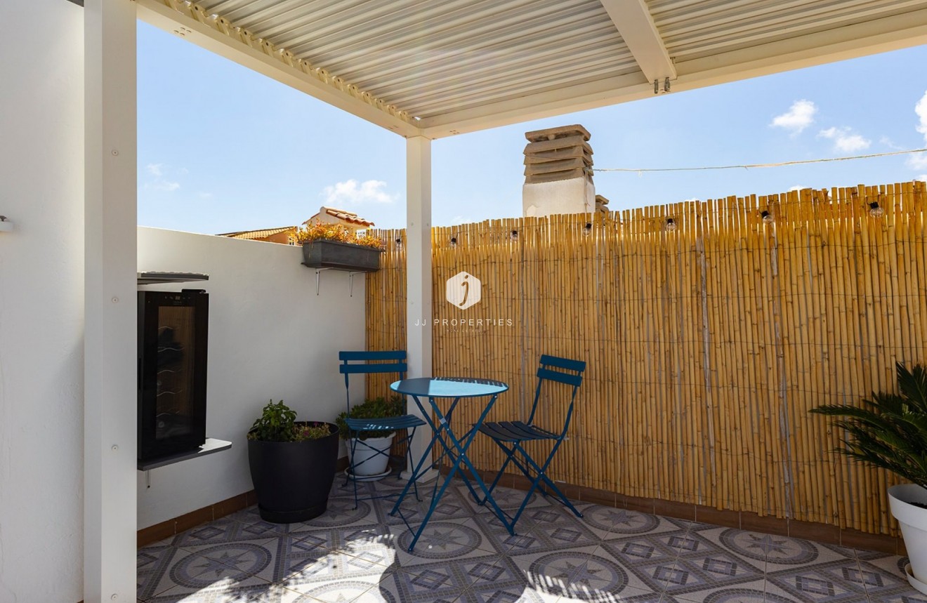Resale - Apartment / flat -
La Mata - Costa Blanca