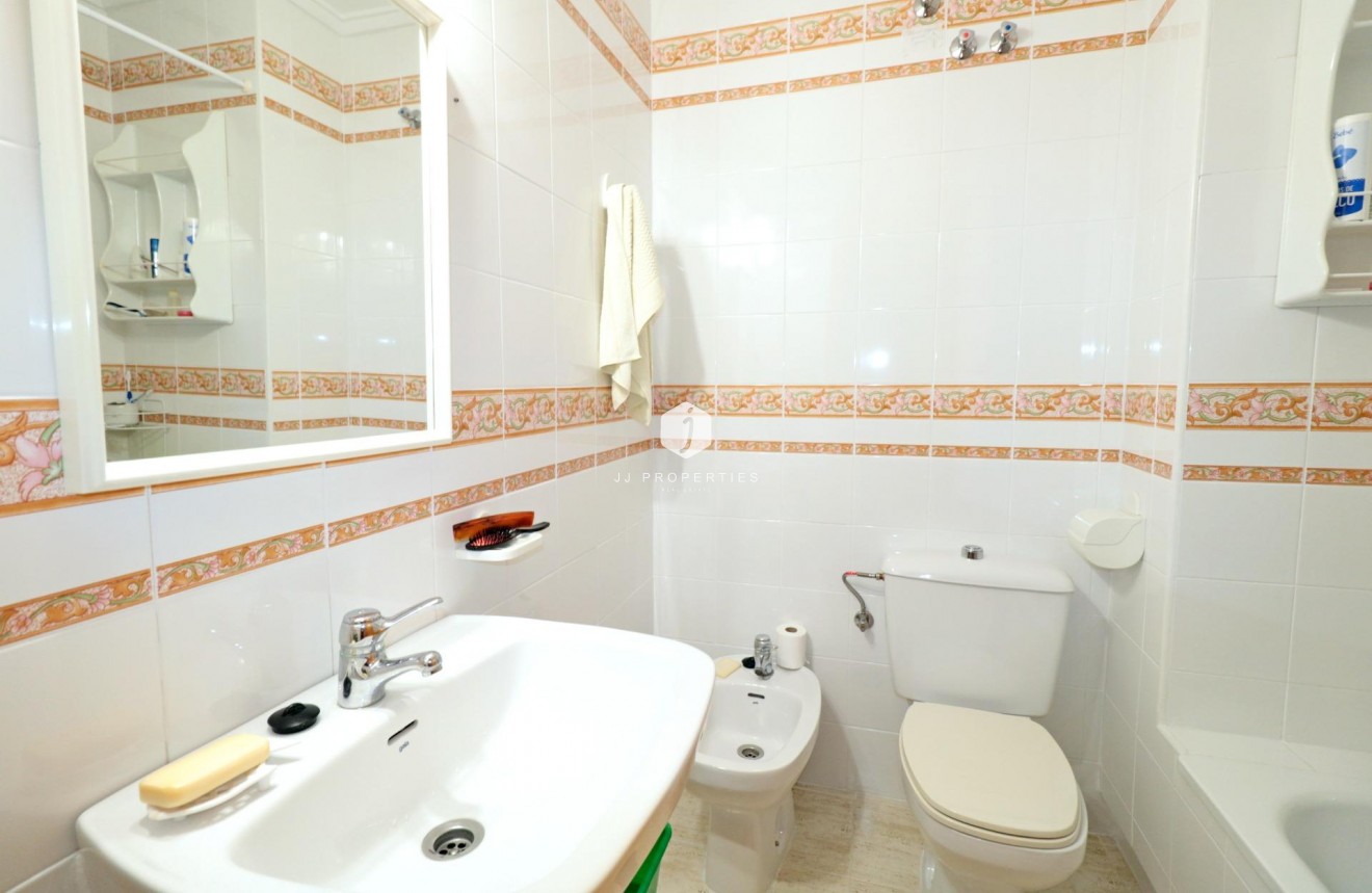 D'occasion - Appartement -
Torrevieja - Acequion