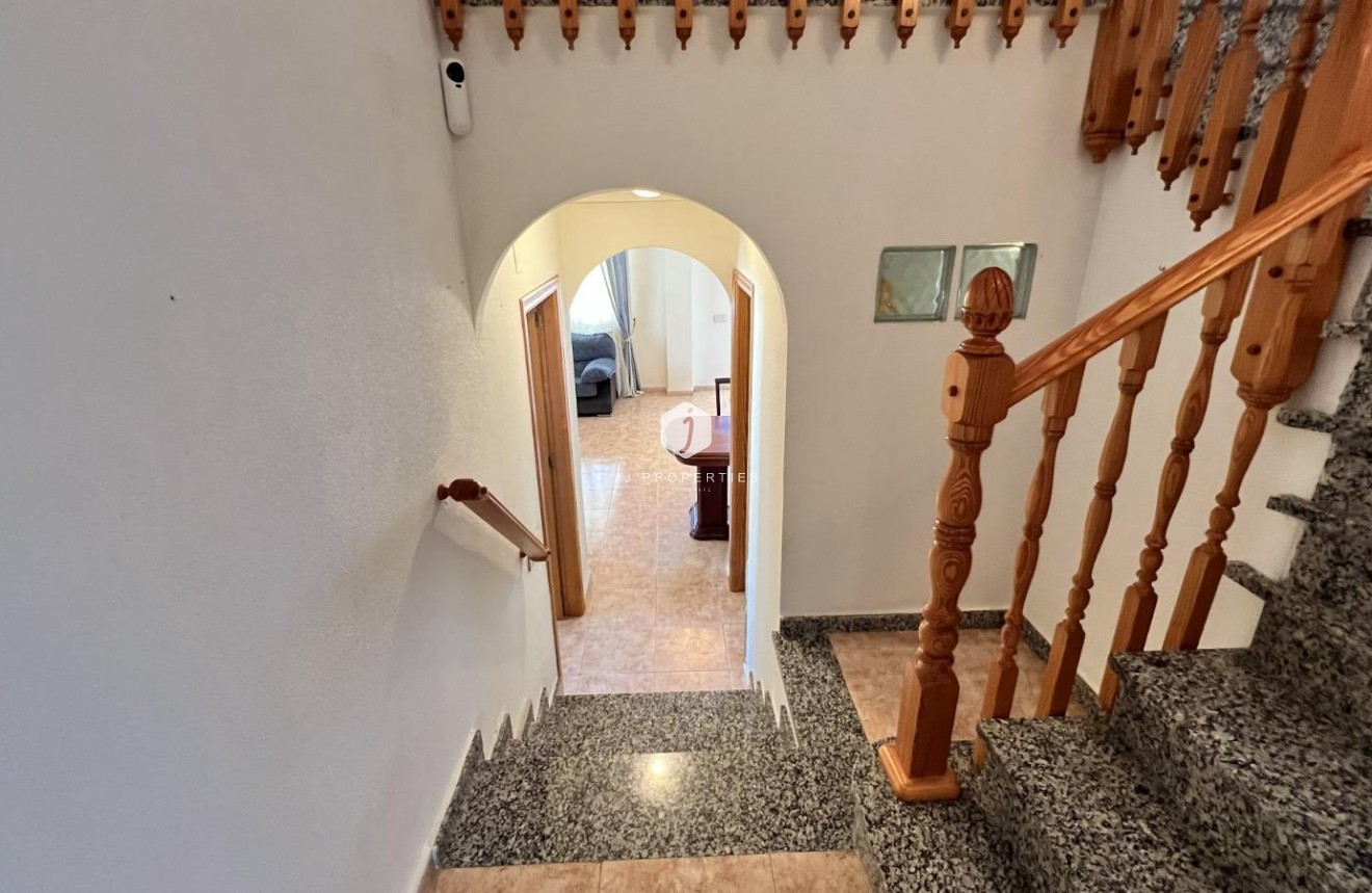 D'occasion - Villa -
Torrevieja - aguas nuevas