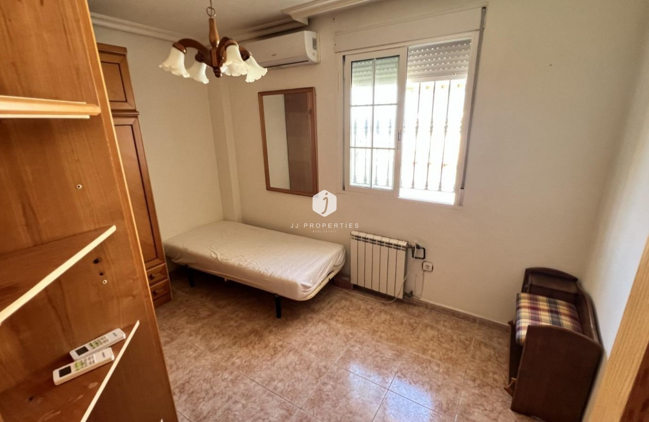 D'occasion - Villa -
Torrevieja - aguas nuevas