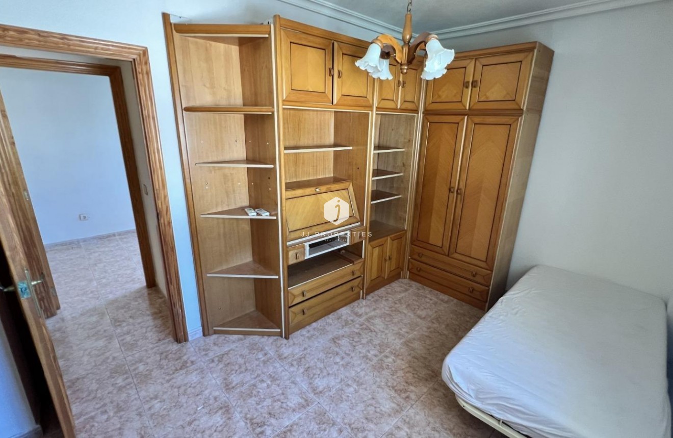 D'occasion - Villa -
Torrevieja - aguas nuevas