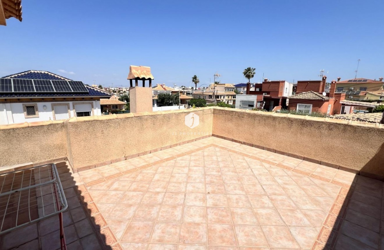 D'occasion - Villa -
Torrevieja - aguas nuevas