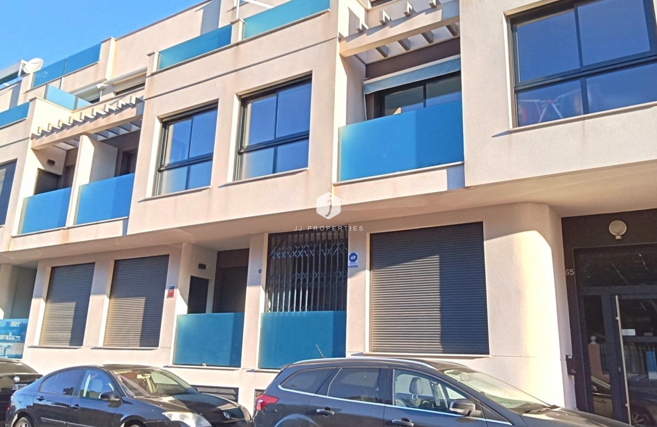 Aus zweiter Hand - Wohnung -
Torrevieja - Estacion de autobuses