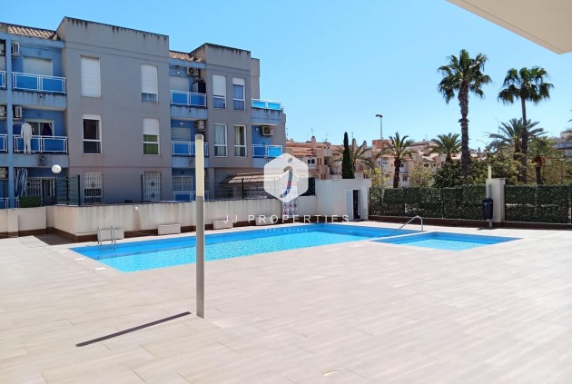 Aus zweiter Hand - Wohnung -
Torrevieja - Estacion de autobuses