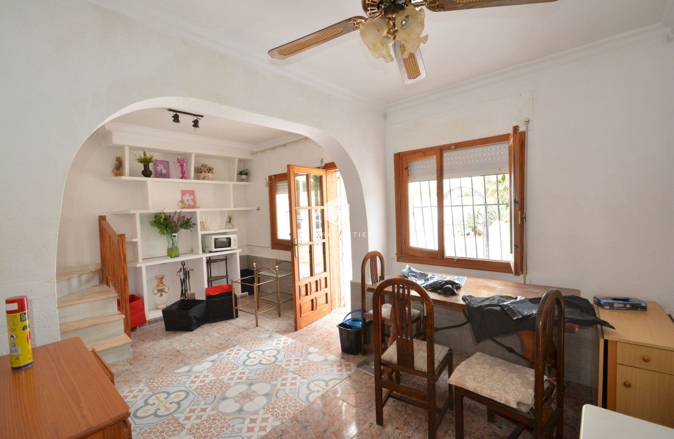Aus zweiter Hand - Chalet -
Torrevieja - Costa Blanca