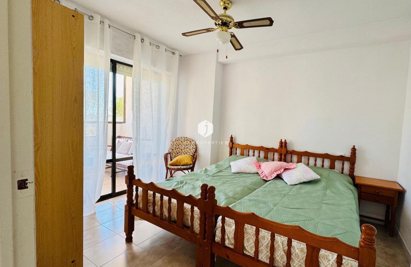 Resale - Apartment / flat -
Torrevieja - Cabo cervera