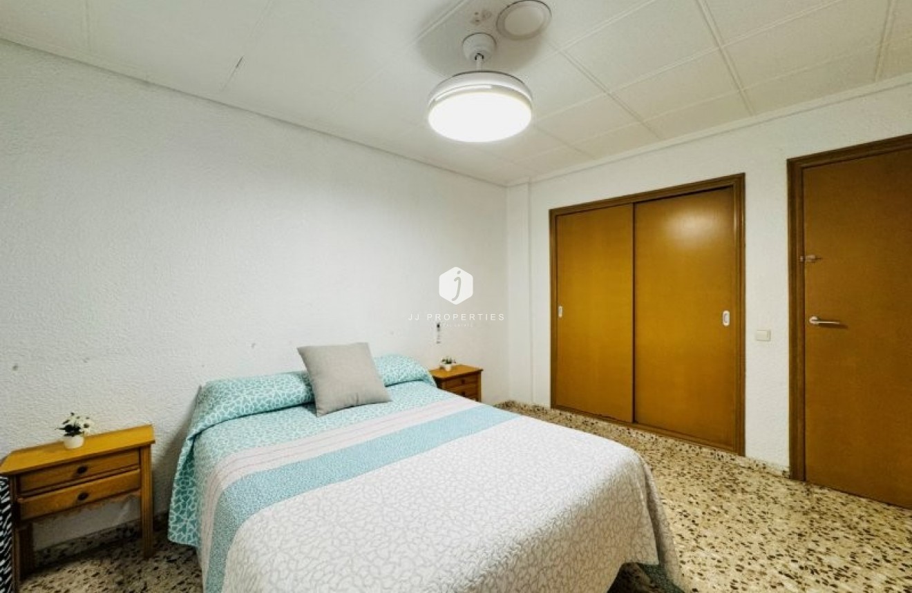Resale - Apartment / flat -
La Mata - Costa Blanca