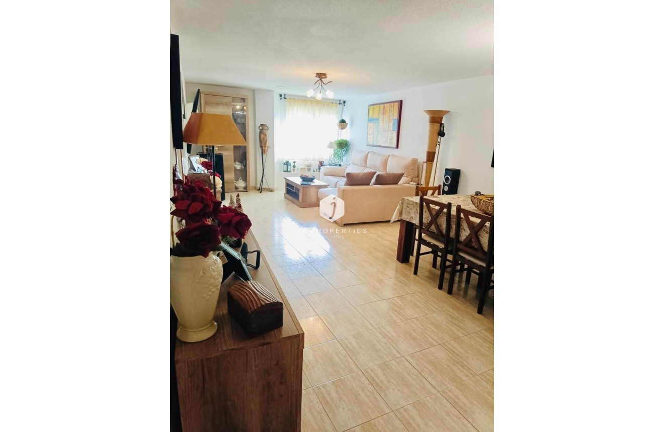 Aus zweiter Hand - Duplex -
Torrevieja - Acequion