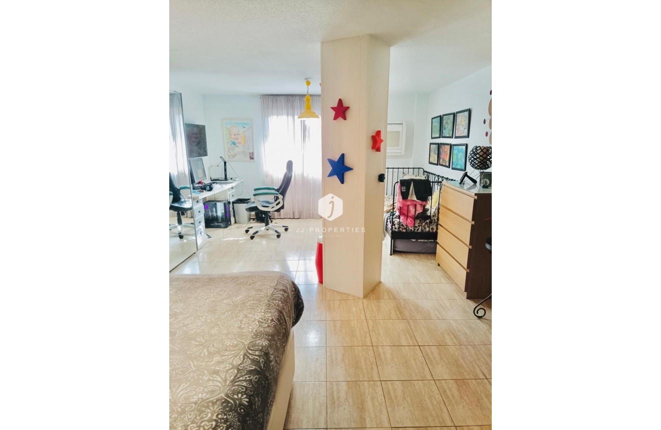 Aus zweiter Hand - Duplex -
Torrevieja - Acequion