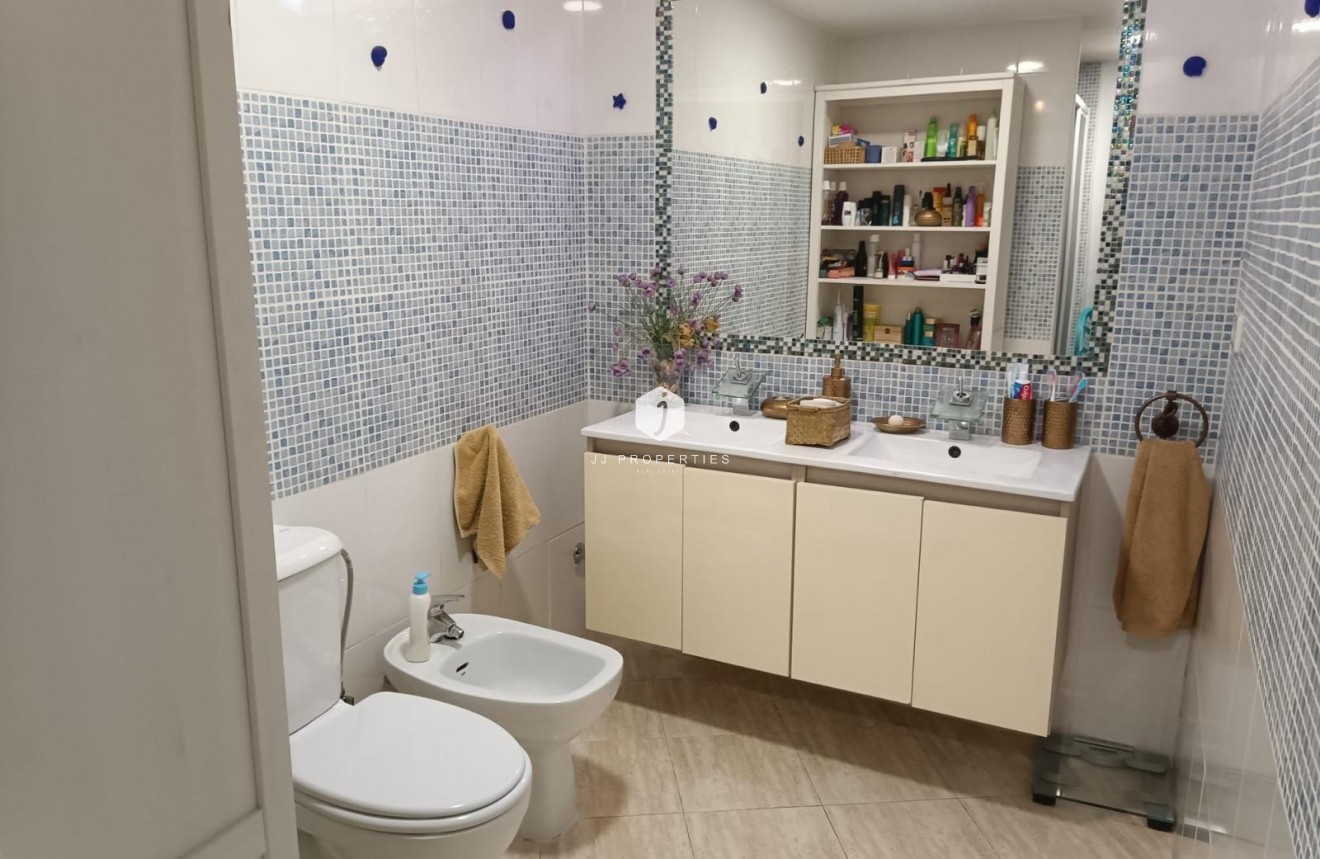 Aus zweiter Hand - Duplex -
Torrevieja - Acequion