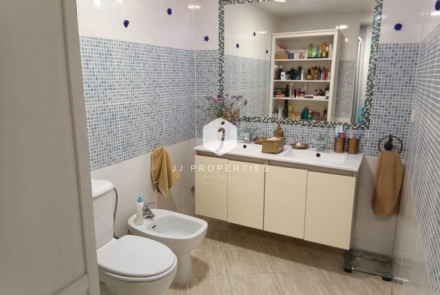 Aus zweiter Hand - Duplex -
Torrevieja - Acequion