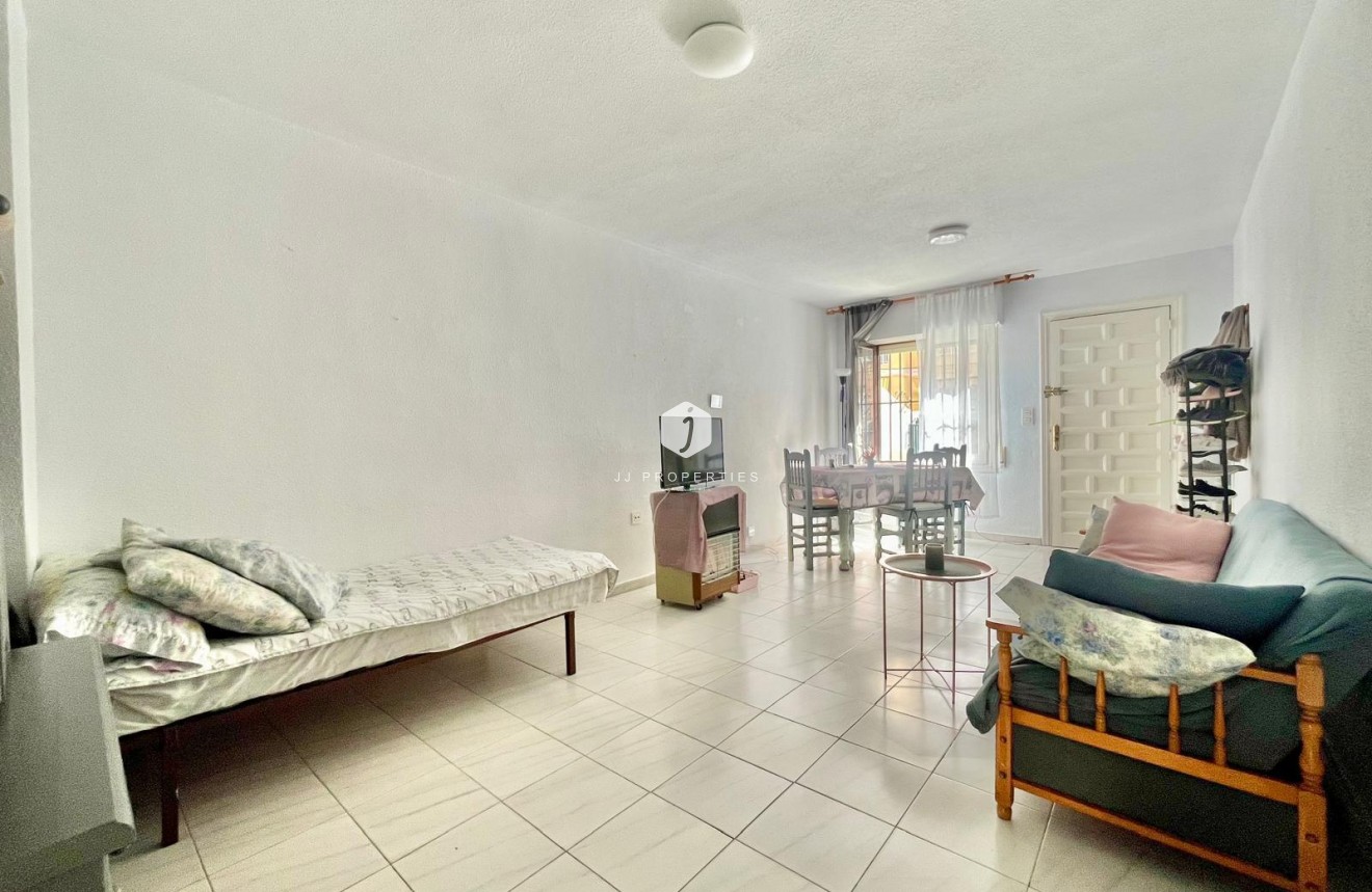 Resale - Apartment / flat -
Torrevieja - Playa de los Locos