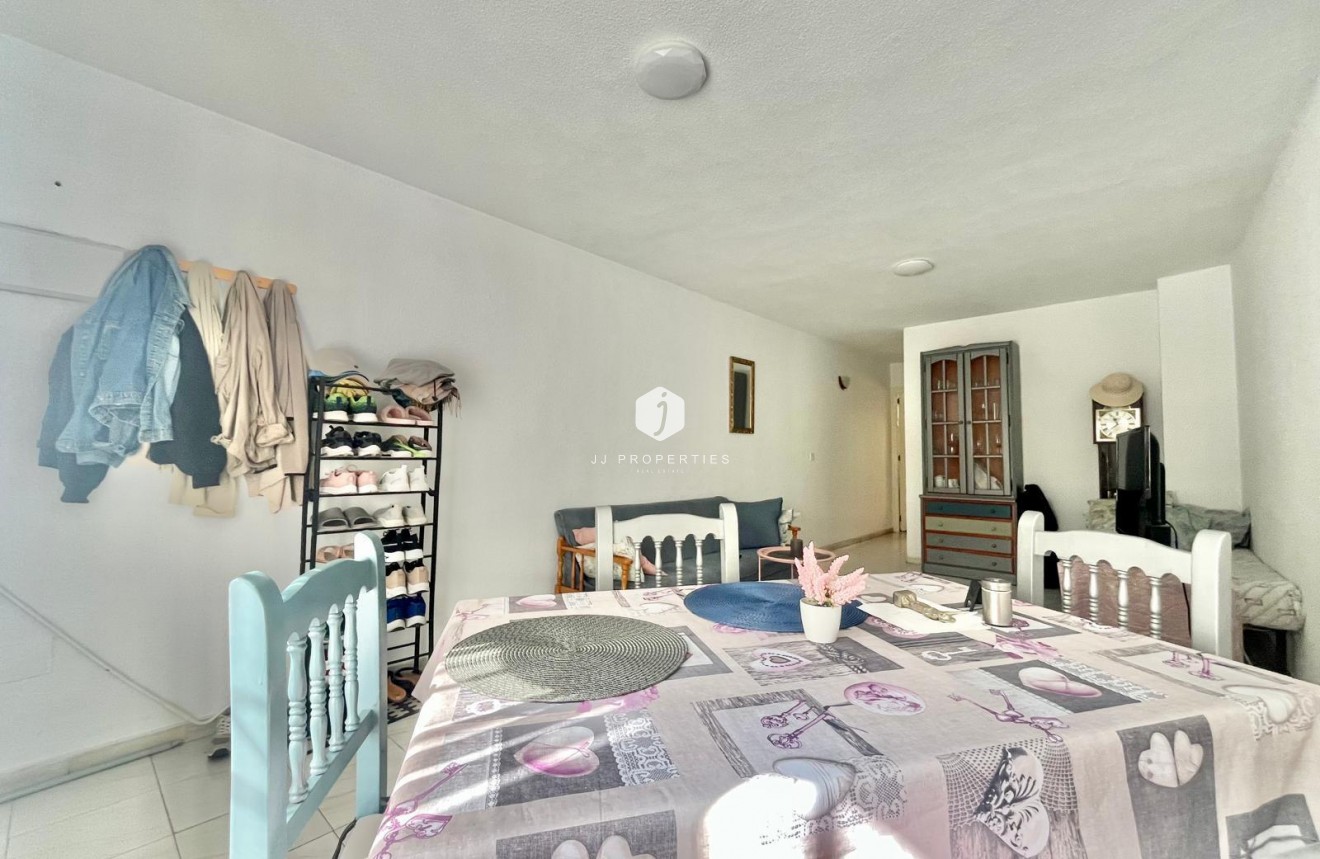 Resale - Apartment / flat -
Torrevieja - Playa de los Locos