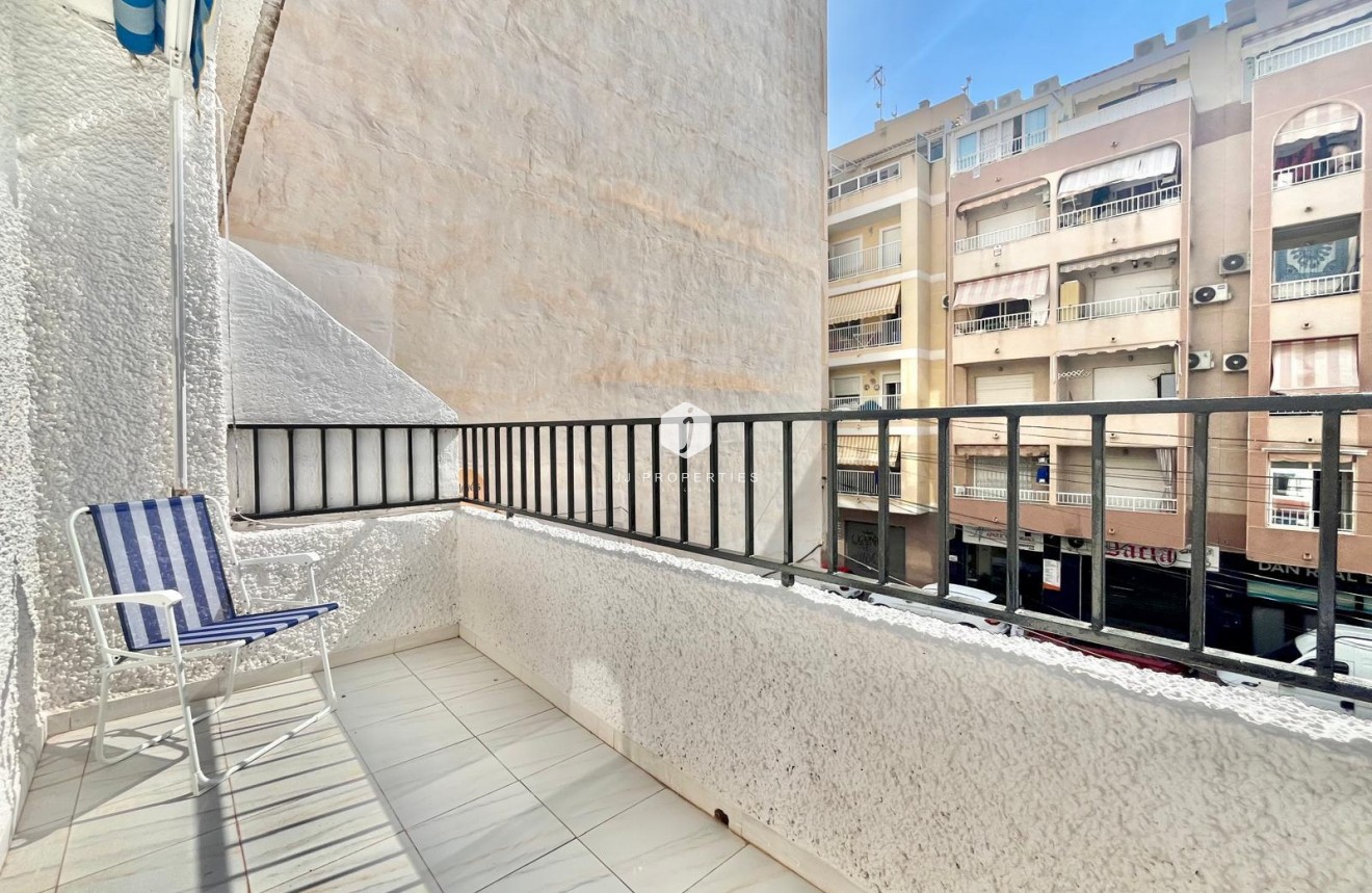 Resale - Apartment / flat -
Torrevieja - Playa de los Locos