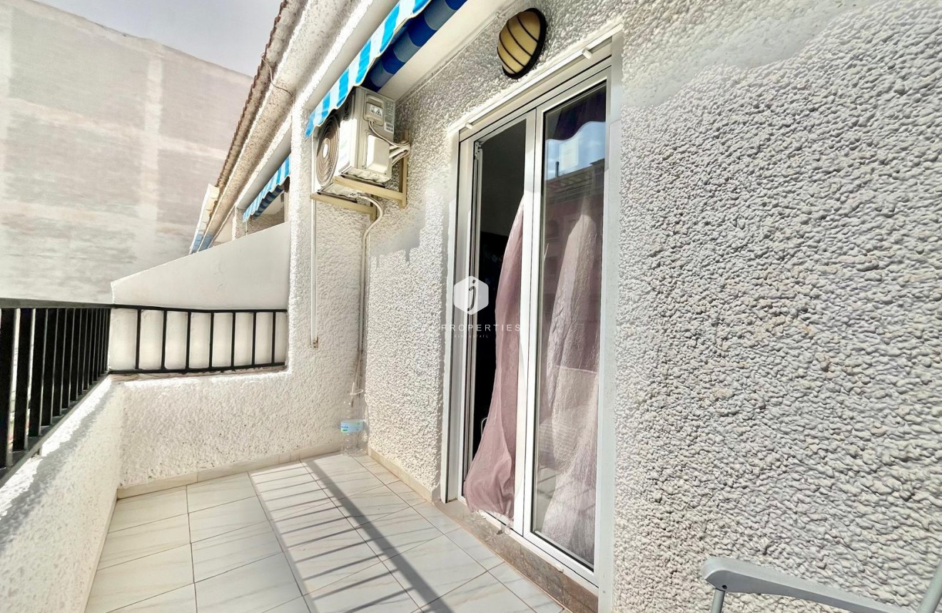 Resale - Apartment / flat -
Torrevieja - Playa de los Locos