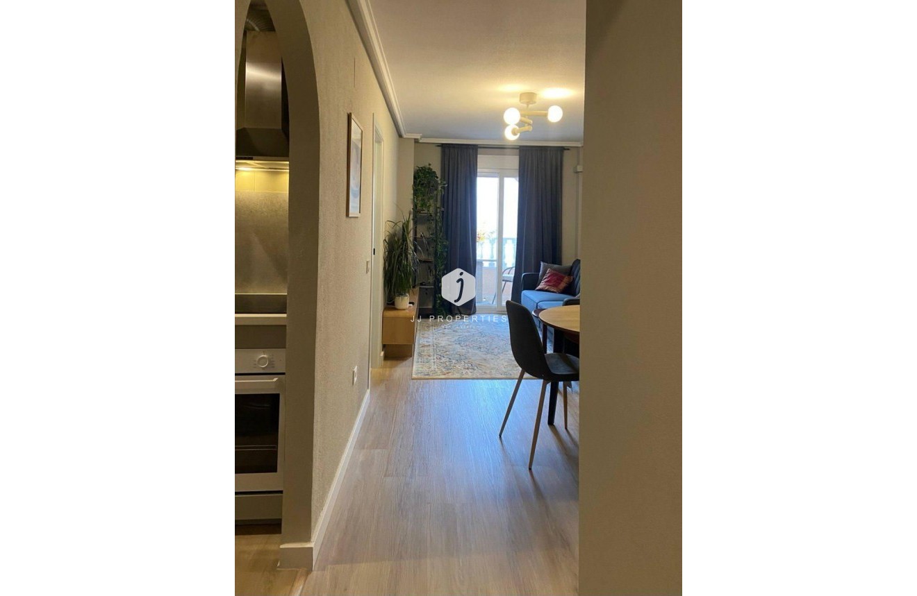 Resale - Apartment / flat -
Torrevieja - Playa del Cura