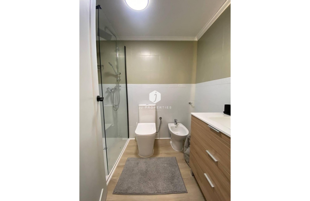 Resale - Apartment / flat -
Torrevieja - Playa del Cura
