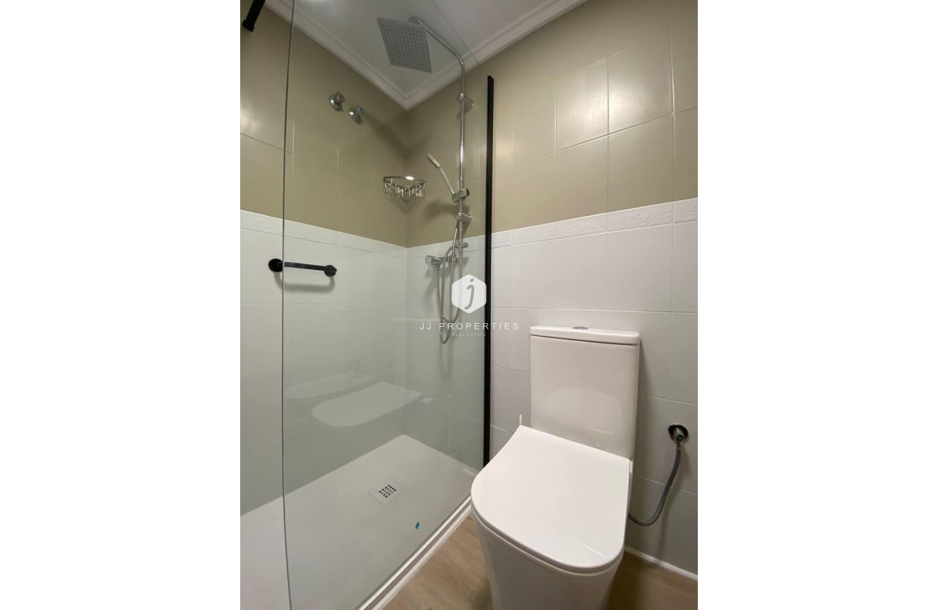 Resale - Apartment / flat -
Torrevieja - Playa del Cura