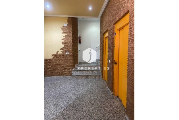 Resale - Apartment / flat -
Torrevieja - Playa del Cura