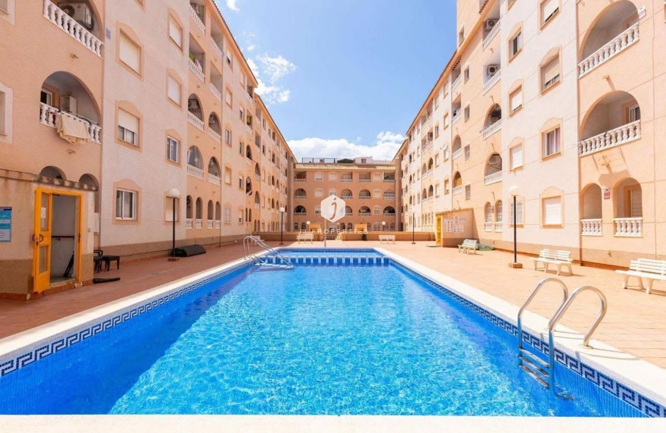 Resale - Apartment / flat -
Torrevieja - Playa del Cura