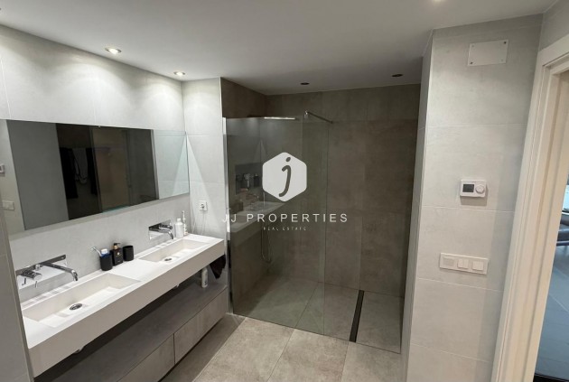 Aus zweiter Hand - Wohnung -
Torrevieja - Acequion