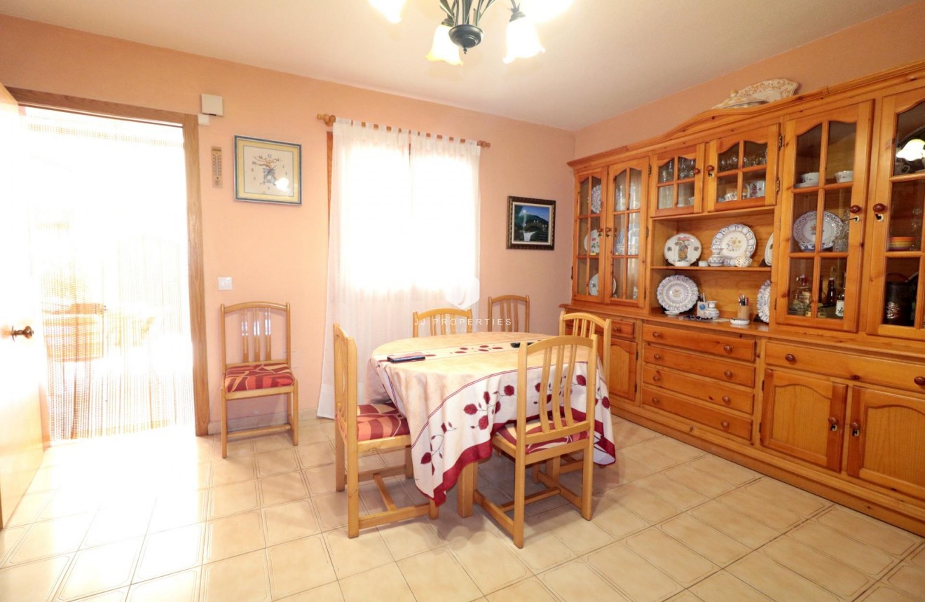D'occasion - Chalet -
Torrevieja - Playa de los Naufragos