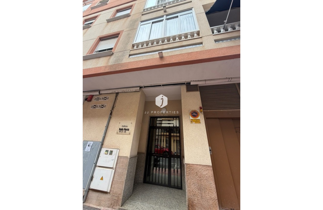 Resale - Apartment / flat -
Torrevieja - Costa Blanca