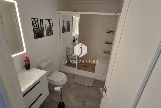 D'occasion - Appartement -
Torrevieja - Costa Blanca