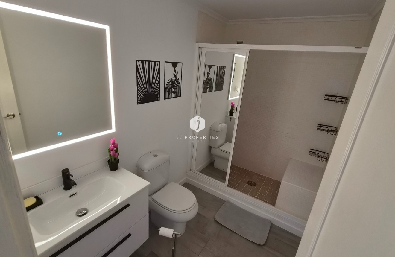 D'occasion - Appartement -
Torrevieja - Costa Blanca