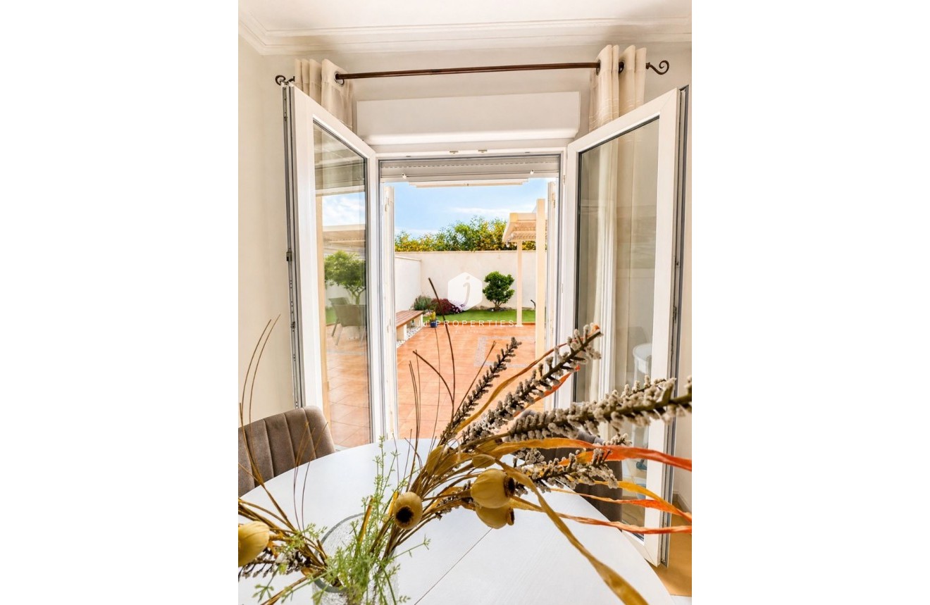 D'occasion - Villa -
Torrevieja - Costa Blanca