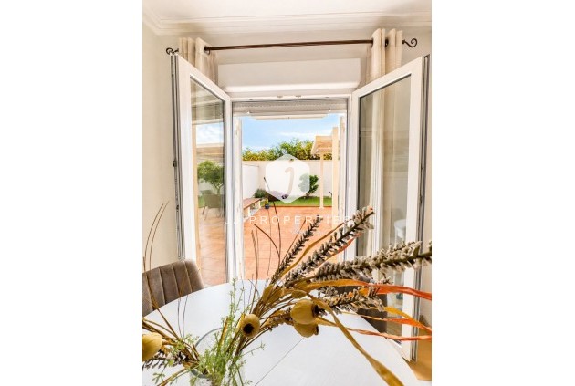 D'occasion - Villa -
Torrevieja - Costa Blanca