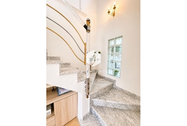 D'occasion - Villa -
Torrevieja - Costa Blanca
