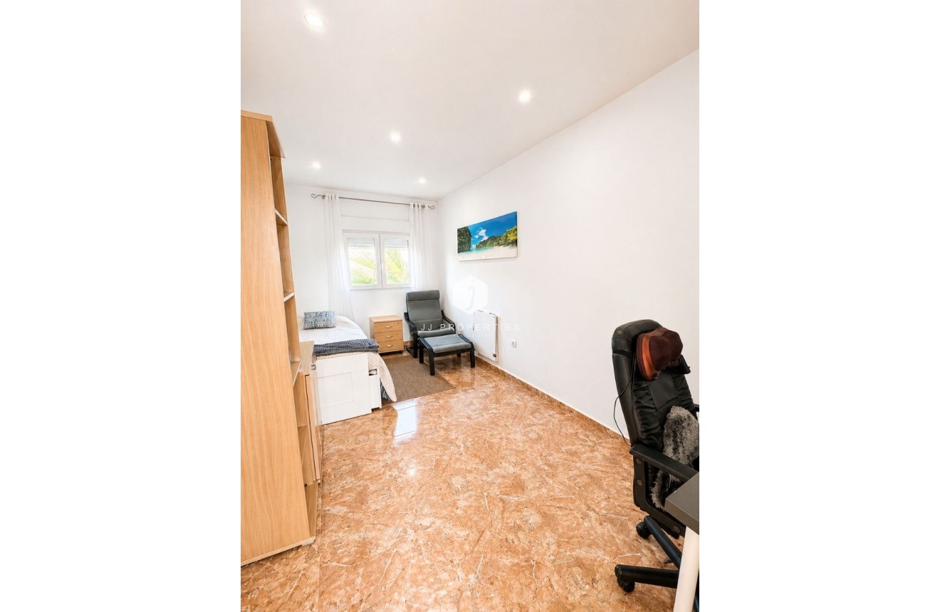 D'occasion - Villa -
Torrevieja - Costa Blanca