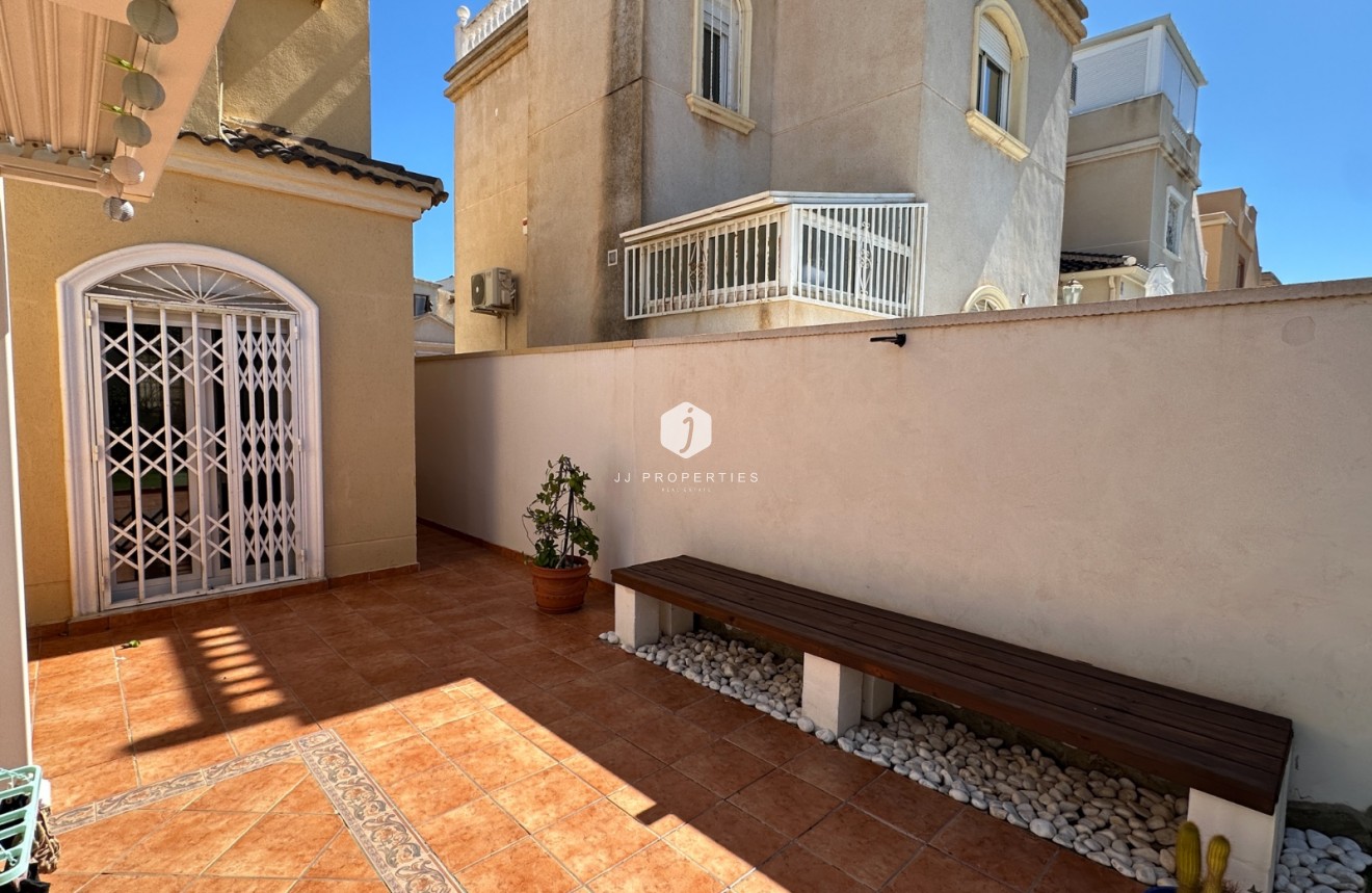 D'occasion - Villa -
Torrevieja - Costa Blanca
