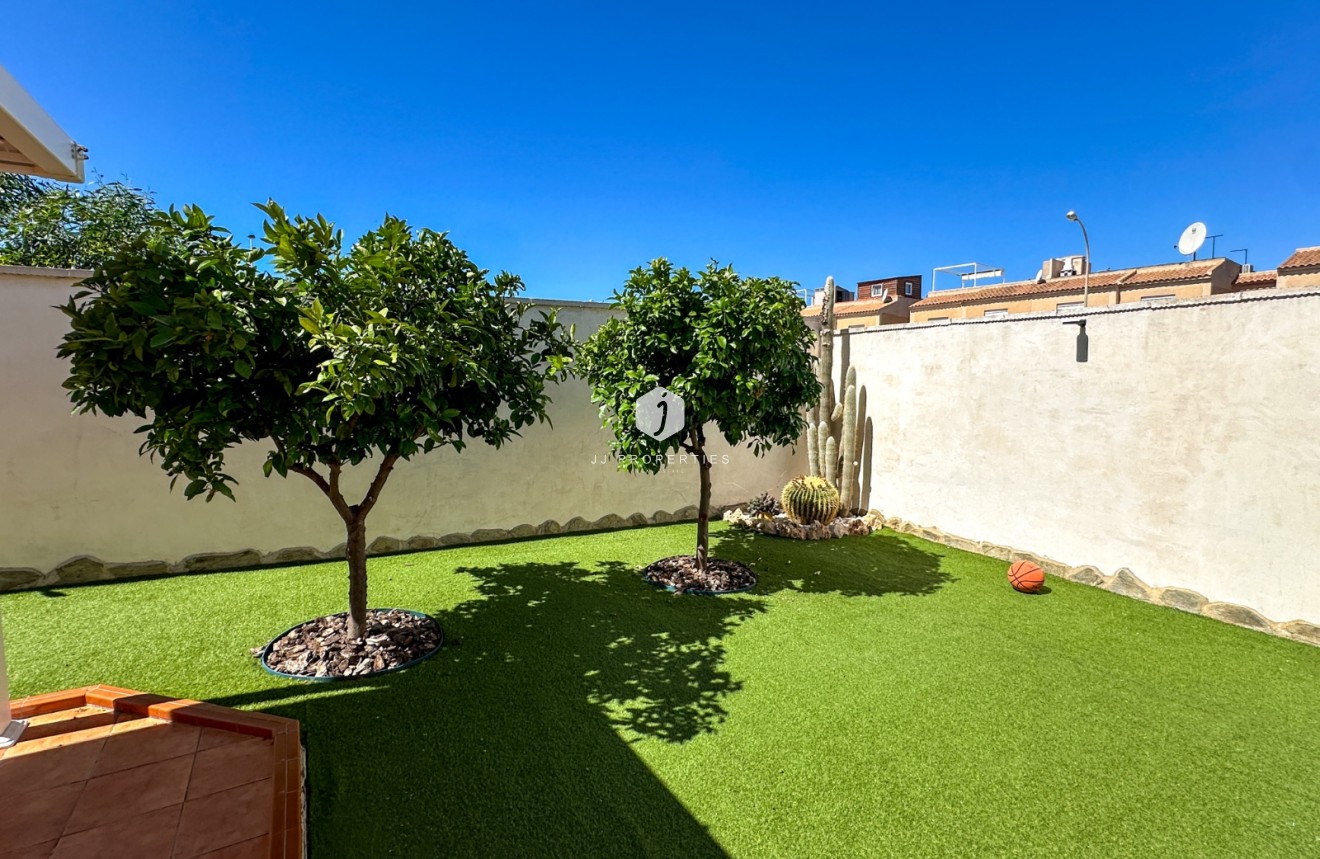 D'occasion - Villa -
Torrevieja - Costa Blanca